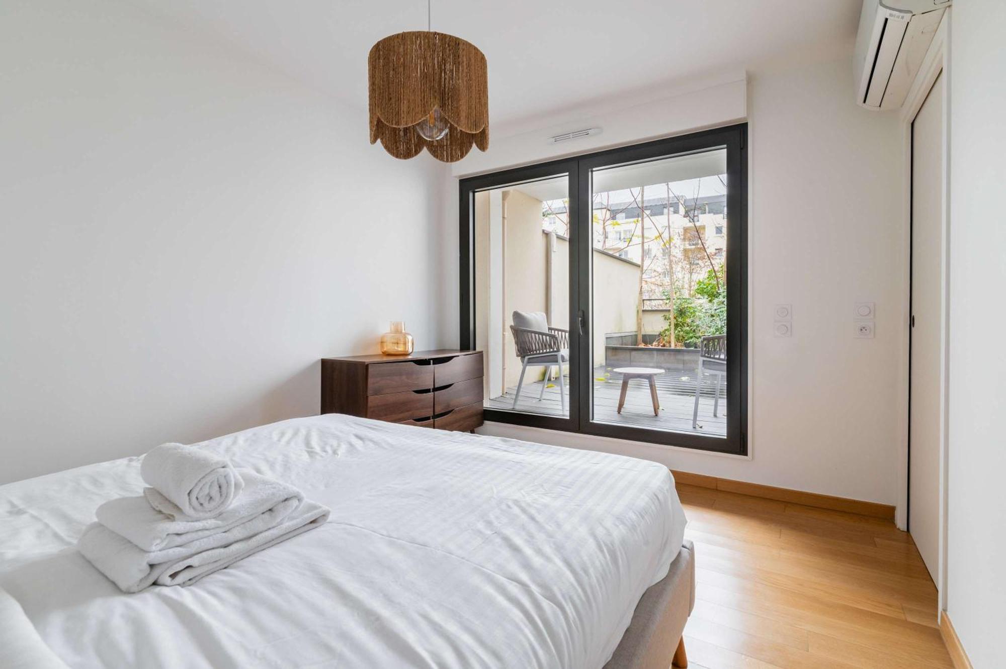 Appartement Lumineux Avec Terrasse Courbevoie - 4P - Flat-Guest Eksteriør billede